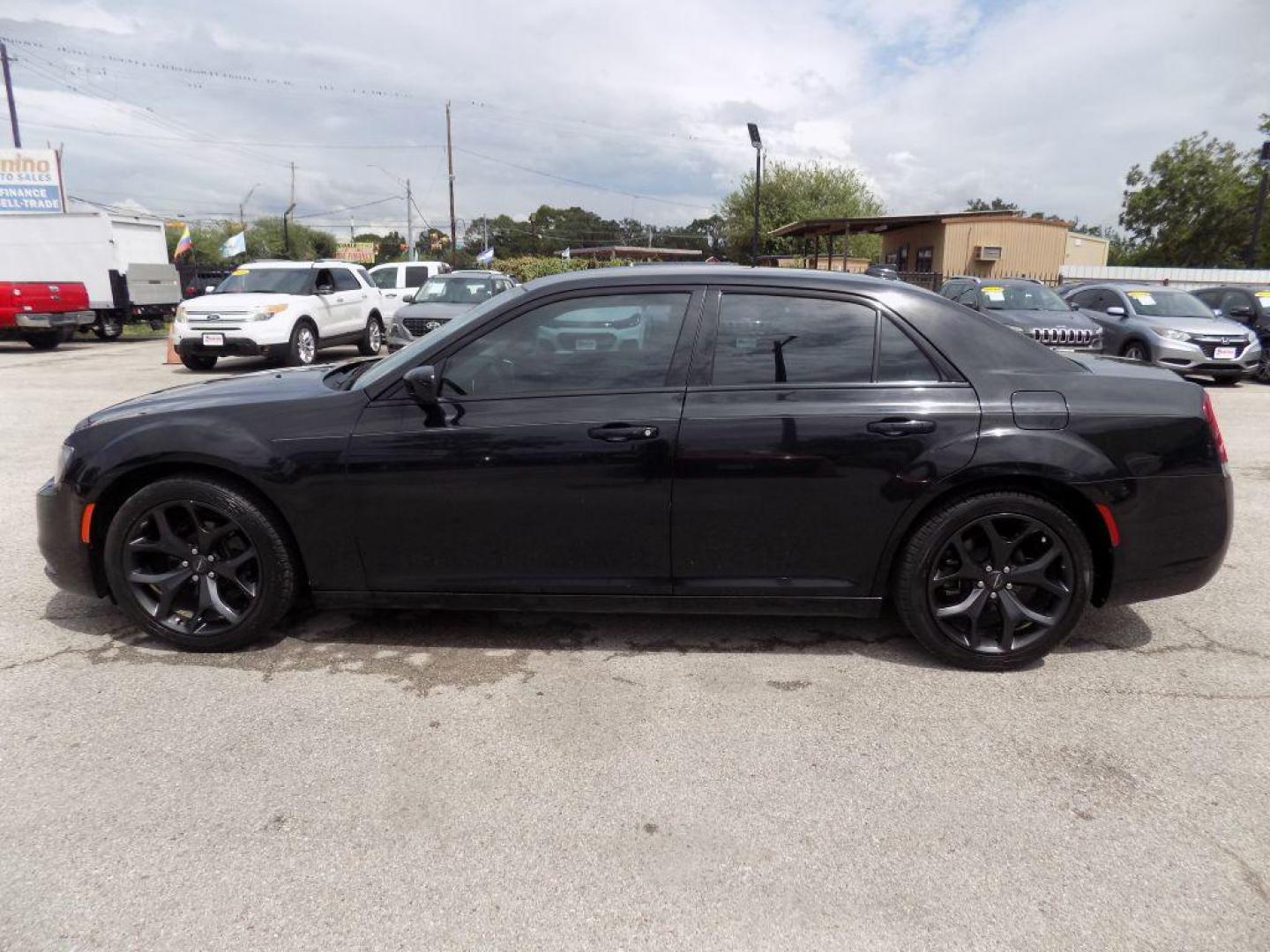 2018 BLACK CHRYSLER 300 TOURING (2C3CCAAG4JH) with an 3.6L engine, Automatic transmission, located at 830 E. Canino Rd., Houston, TX, 77037, (281) 405-0440, 38.358219, -81.729942 - Photo#3