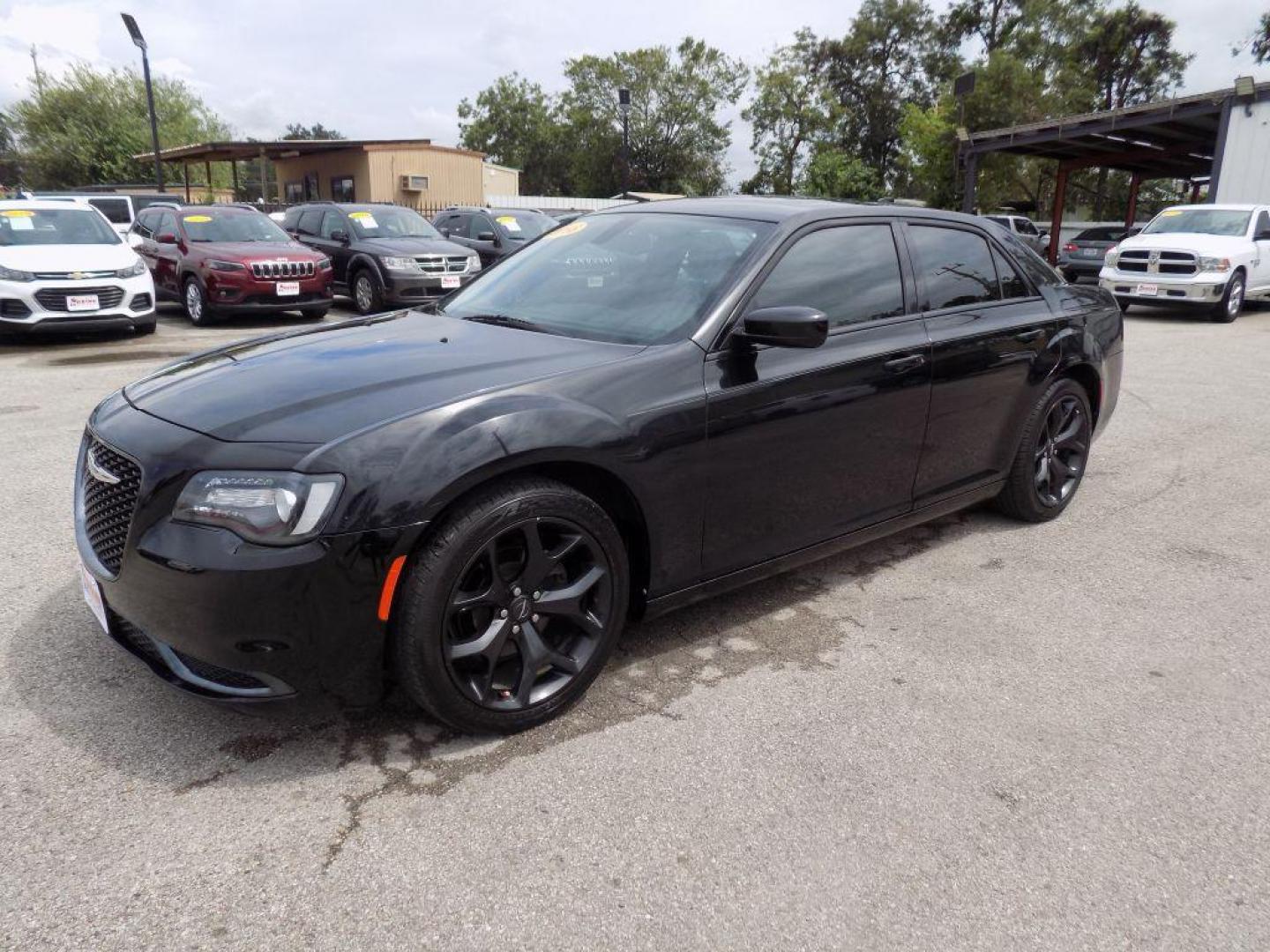 2018 BLACK CHRYSLER 300 TOURING (2C3CCAAG4JH) with an 3.6L engine, Automatic transmission, located at 830 E. Canino Rd., Houston, TX, 77037, (281) 405-0440, 38.358219, -81.729942 - Photo#5