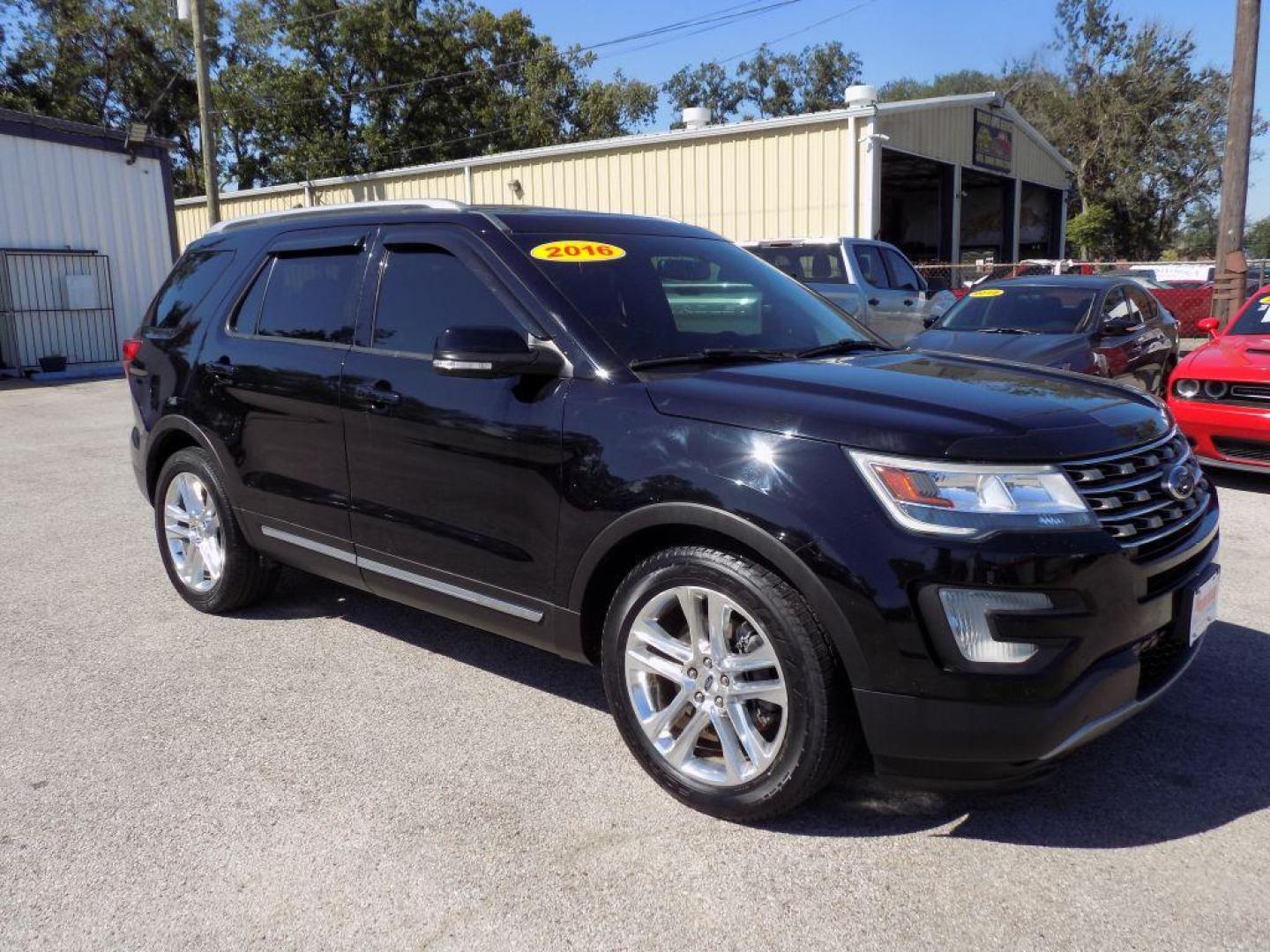 2016 BLACK FORD EXPLORER XLT (1FM5K7D8XGG) with an 3.5L engine, Automatic transmission, located at 830 E. Canino Rd., Houston, TX, 77037, (281) 405-0440, 38.358219, -81.729942 - Photo#6