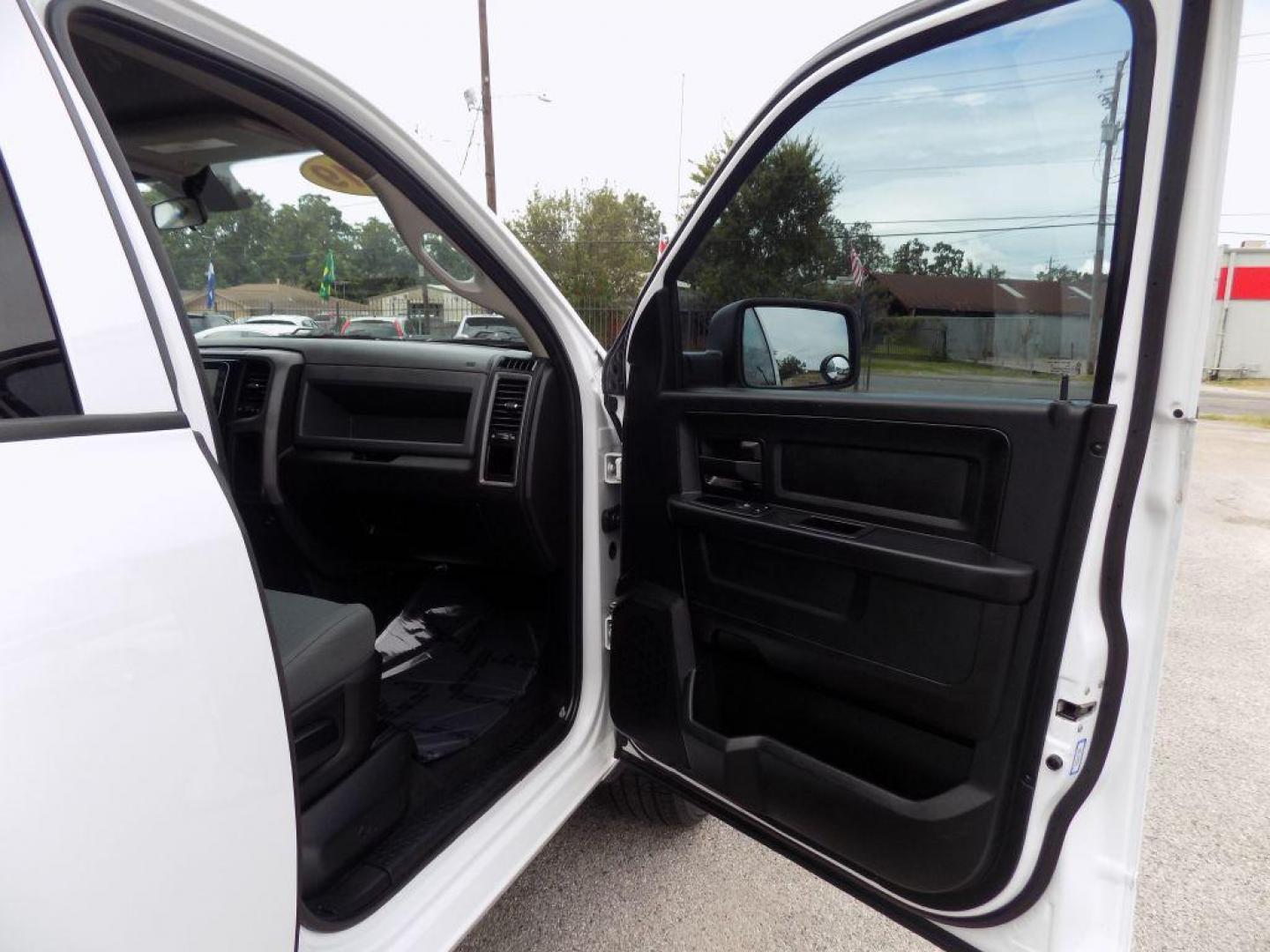 2019 WHITE RAM 1500 CLASSIC TRADESMAN (1C6RR6FT5KS) with an 5.7L engine, Automatic transmission, located at 830 E. Canino Rd., Houston, TX, 77037, (281) 405-0440, 38.358219, -81.729942 - Photo#8