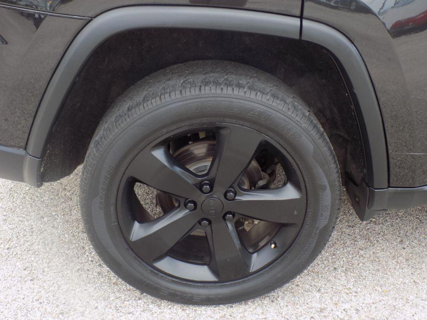 2015 BLACK JEEP GRAND CHEROKEE LIMITED (1C4RJEBGXFC) with an 3.6L engine, Automatic transmission, located at 830 E. Canino Rd., Houston, TX, 77037, (281) 405-0440, 38.358219, -81.729942 - Photo#20