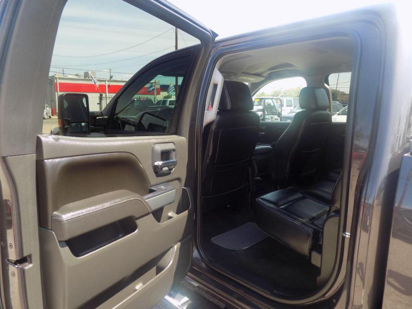 2015 BLACK CHEVROLET SILVERADO 1500 LT (3GCUCRECXFG) with an 5.3L engine, Automatic transmission, located at 830 E. Canino Rd., Houston, TX, 77037, (281) 405-0440, 38.358219, -81.729942 - Photo#12