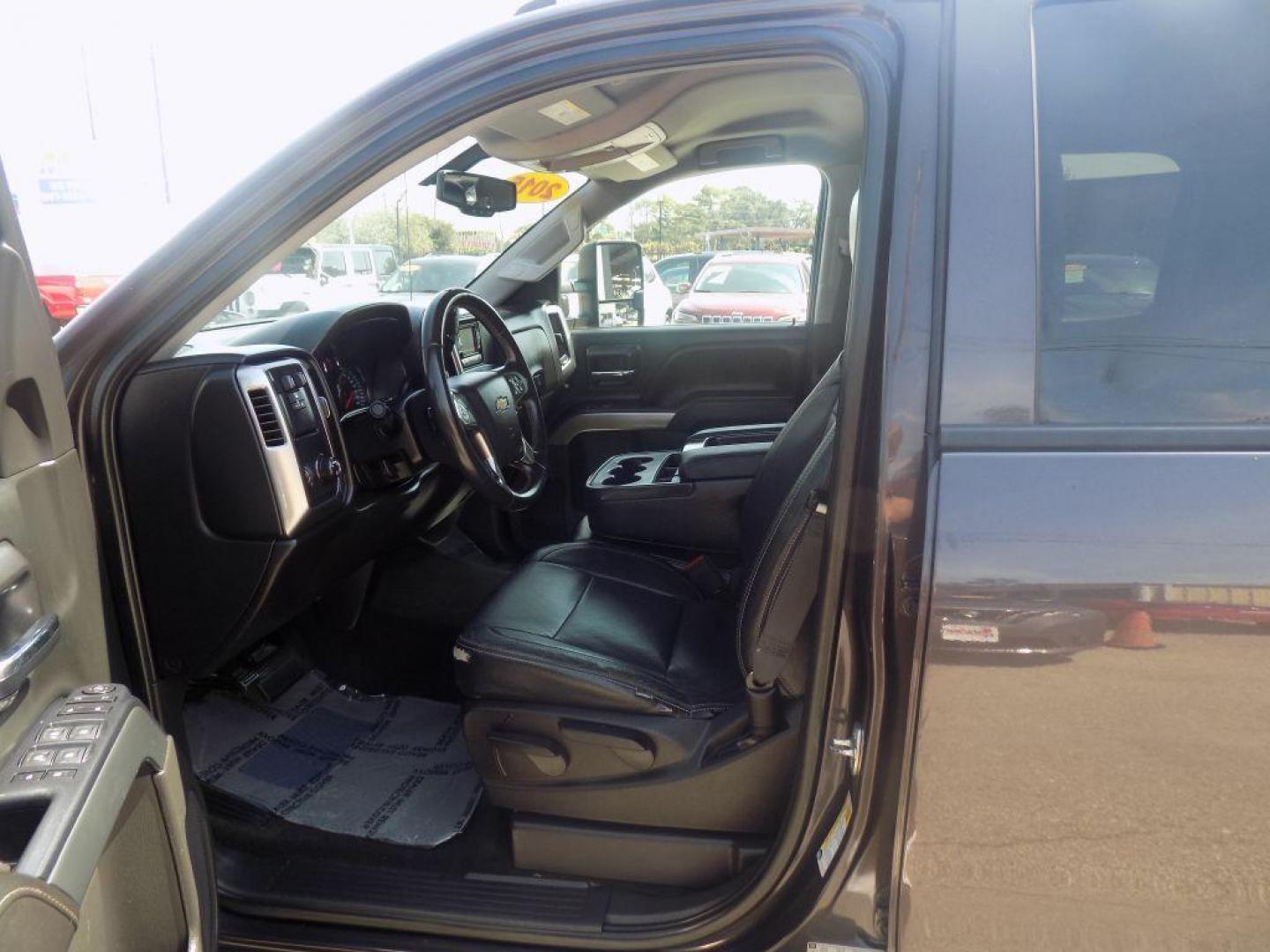 2015 BLACK CHEVROLET SILVERADO 1500 LT (3GCUCRECXFG) with an 5.3L engine, Automatic transmission, located at 830 E. Canino Rd., Houston, TX, 77037, (281) 405-0440, 38.358219, -81.729942 - Photo#16