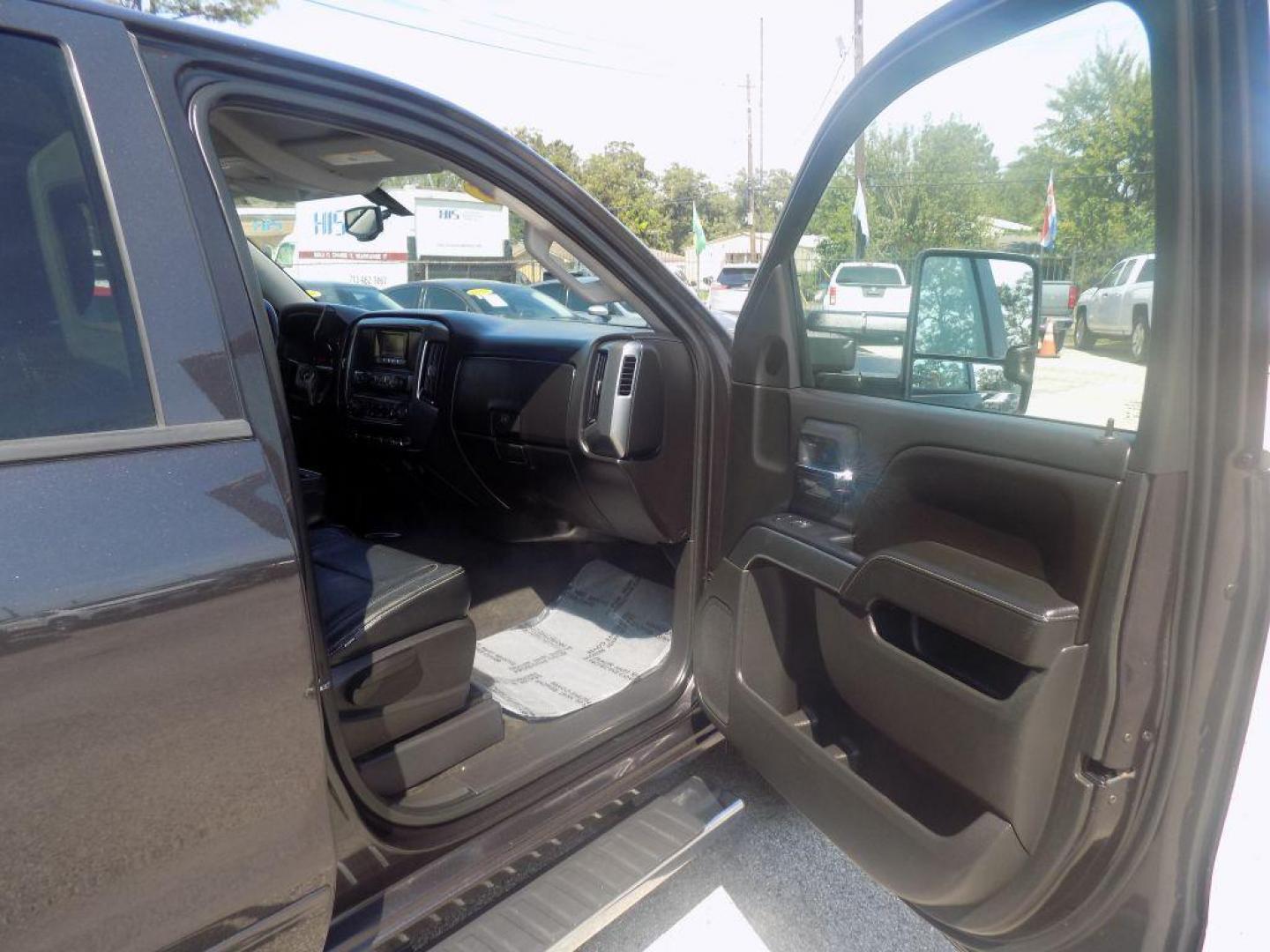 2015 BLACK CHEVROLET SILVERADO 1500 LT (3GCUCRECXFG) with an 5.3L engine, Automatic transmission, located at 830 E. Canino Rd., Houston, TX, 77037, (281) 405-0440, 38.358219, -81.729942 - Photo#8