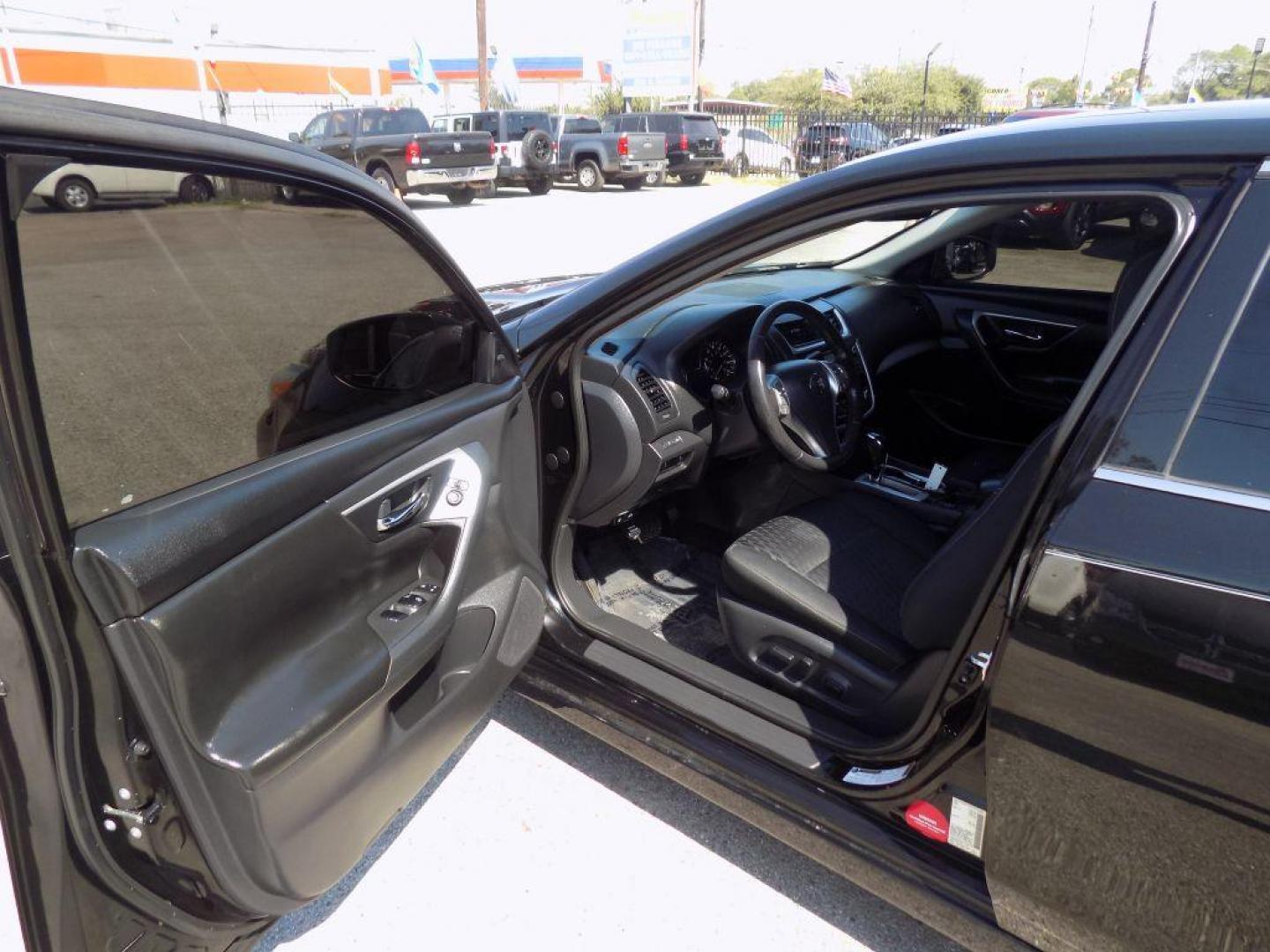 2018 BLACK NISSAN ALTIMA 2.5 (1N4AL3AP8JC) with an 2.5L engine, Continuously Variable transmission, located at 830 E. Canino Rd., Houston, TX, 77037, (281) 405-0440, 38.358219, -81.729942 - Photo#14