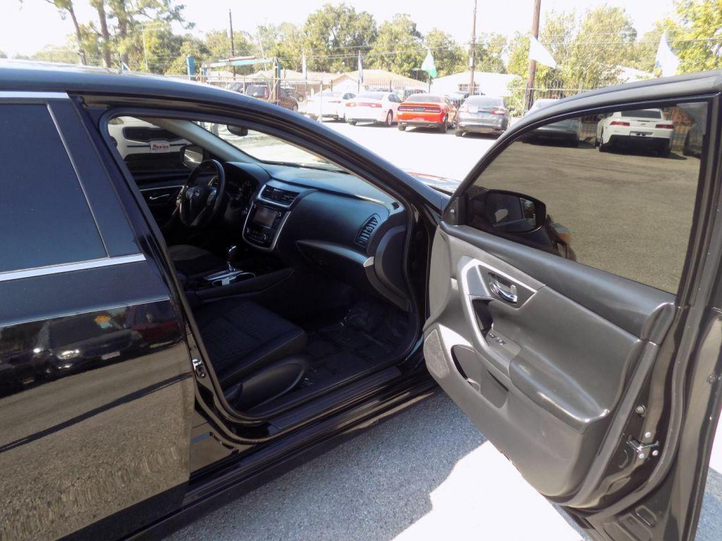 2018 BLACK NISSAN ALTIMA 2.5 (1N4AL3AP8JC) with an 2.5L engine, Continuously Variable transmission, located at 830 E. Canino Rd., Houston, TX, 77037, (281) 405-0440, 38.358219, -81.729942 - Photo#7