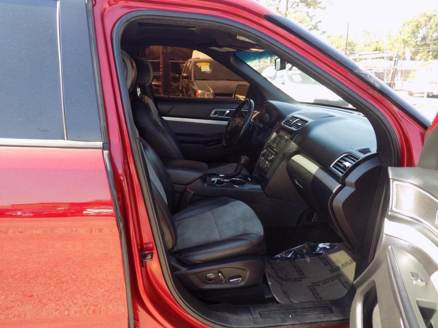 2017 RED FORD EXPLORER XLT (1FM5K7DH8HG) with an 2.3L engine, Automatic transmission, located at 830 E. Canino Rd., Houston, TX, 77037, (281) 405-0440, 38.358219, -81.729942 - Photo#9