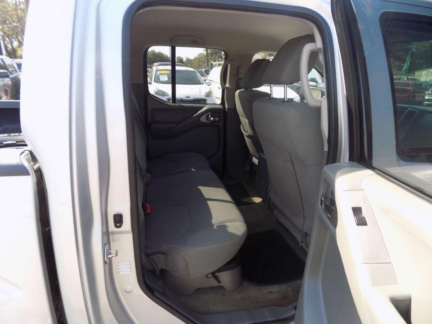 2017 SILVER NISSAN FRONTIER S (1N6AD0ER5HN) with an 4.0L engine, Automatic transmission, located at 830 E. Canino Rd., Houston, TX, 77037, (281) 405-0440, 38.358219, -81.729942 - Photo#11