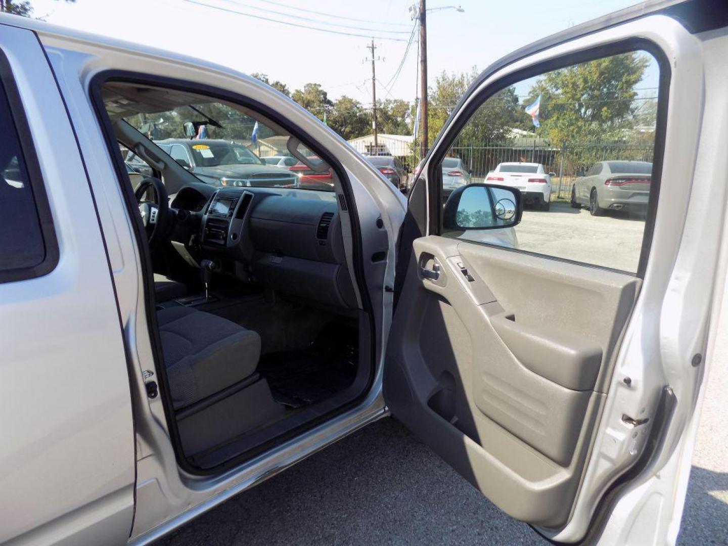 2017 SILVER NISSAN FRONTIER S (1N6AD0ER5HN) with an 4.0L engine, Automatic transmission, located at 830 E. Canino Rd., Houston, TX, 77037, (281) 405-0440, 38.358219, -81.729942 - Photo#8