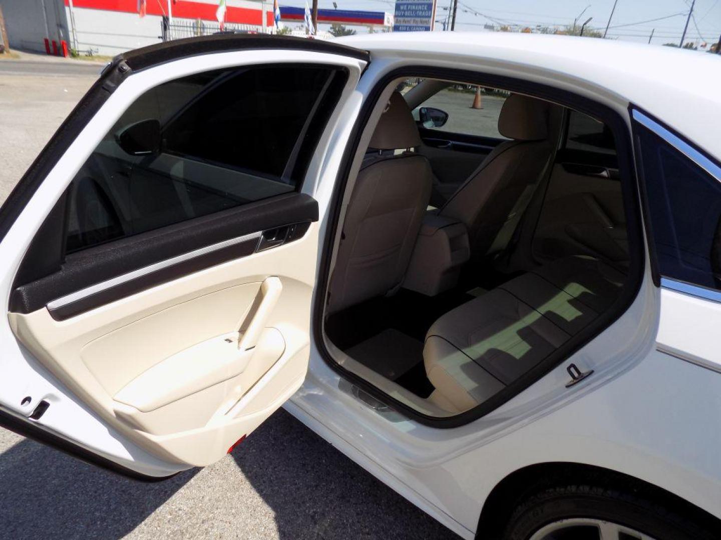 2017 WHITE VOLKSWAGEN PASSAT R-LINE (1VWDT7A3XHC) with an 1.8L engine, Automatic transmission, located at 830 E. Canino Rd., Houston, TX, 77037, (281) 405-0440, 38.358219, -81.729942 - Photo#12