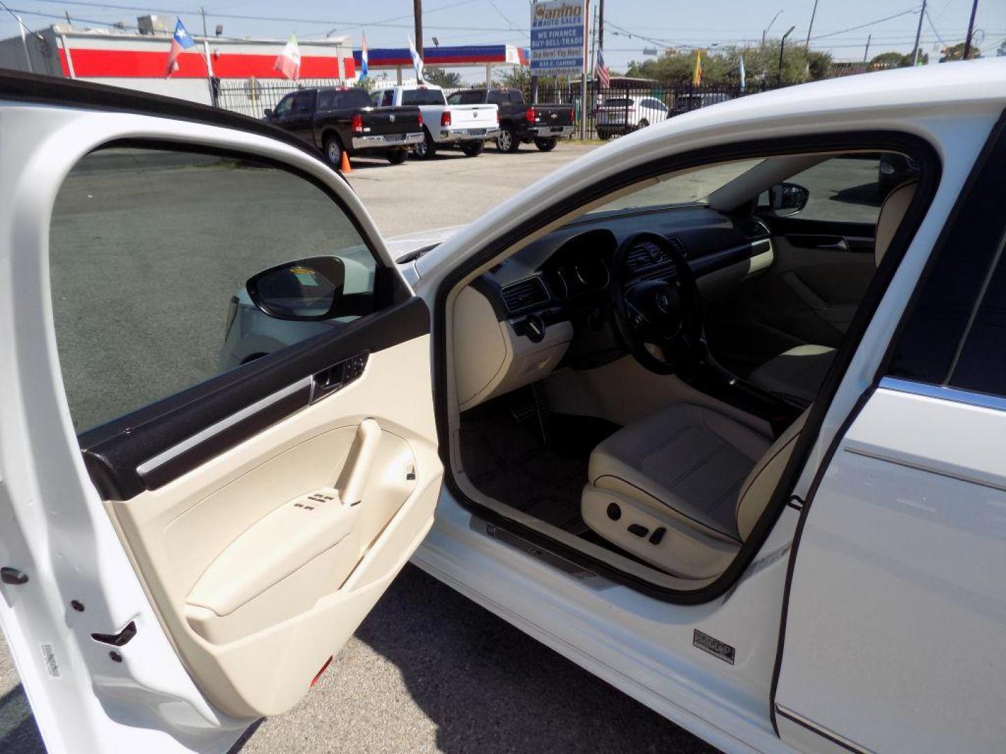 2017 WHITE VOLKSWAGEN PASSAT R-LINE (1VWDT7A3XHC) with an 1.8L engine, Automatic transmission, located at 830 E. Canino Rd., Houston, TX, 77037, (281) 405-0440, 38.358219, -81.729942 - Photo#14