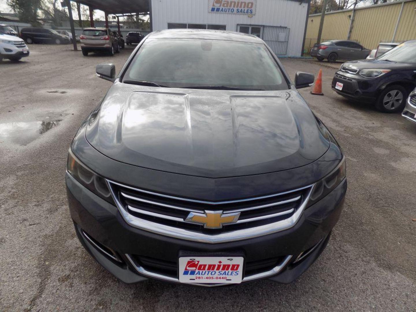 2018 GRAY CHEVROLET IMPALA LT (2G1105S33J9) with an 3.6L engine, Automatic transmission, located at 830 E. Canino Rd., Houston, TX, 77037, (281) 405-0440, 38.358219, -81.729942 - Photo#0