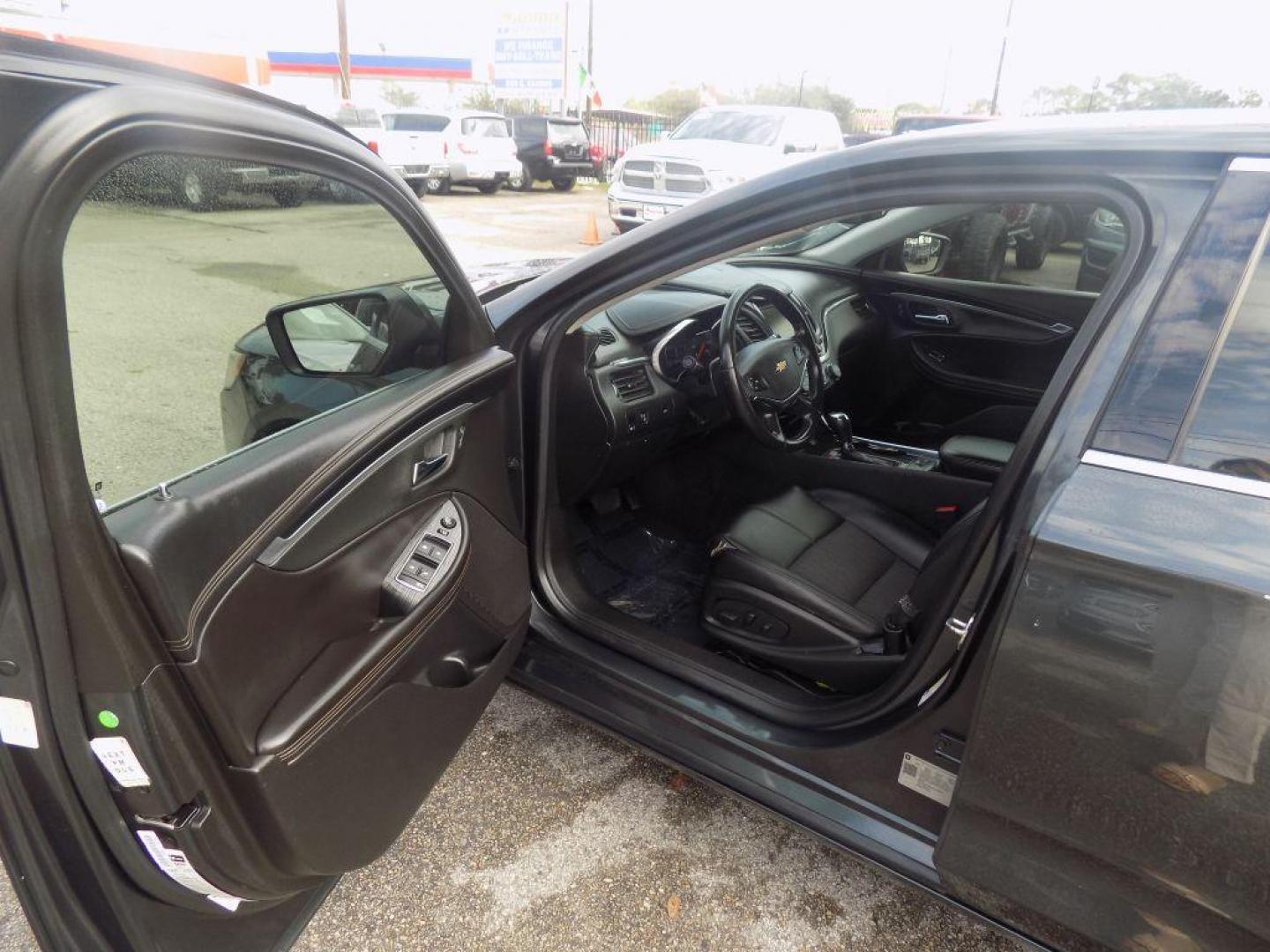 2018 GRAY CHEVROLET IMPALA LT (2G1105S33J9) with an 3.6L engine, Automatic transmission, located at 830 E. Canino Rd., Houston, TX, 77037, (281) 405-0440, 38.358219, -81.729942 - Photo#15