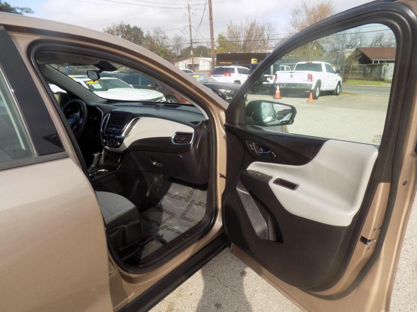 2019 GOLD CHEVROLET EQUINOX LS (2GNAXHEV9K6) with an 1.5L engine, Automatic transmission, located at 830 E. Canino Rd., Houston, TX, 77037, (281) 405-0440, 38.358219, -81.729942 - Photo#8