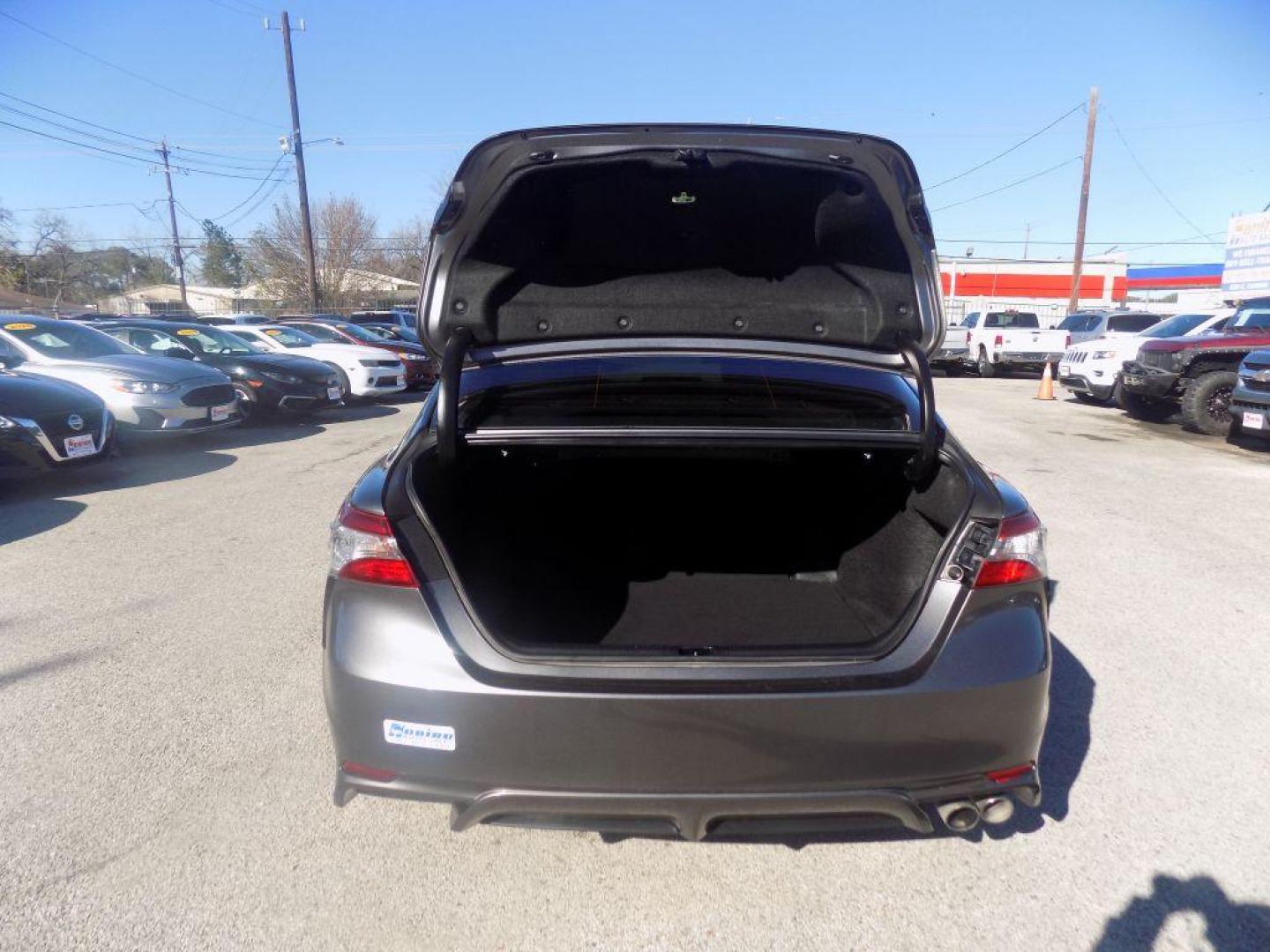 2019 GRAY TOYOTA CAMRY L (4T1B11HKXKU) with an 2.5L engine, Automatic transmission, located at 830 E. Canino Rd., Houston, TX, 77037, (281) 405-0440, 38.358219, -81.729942 - Photo#8