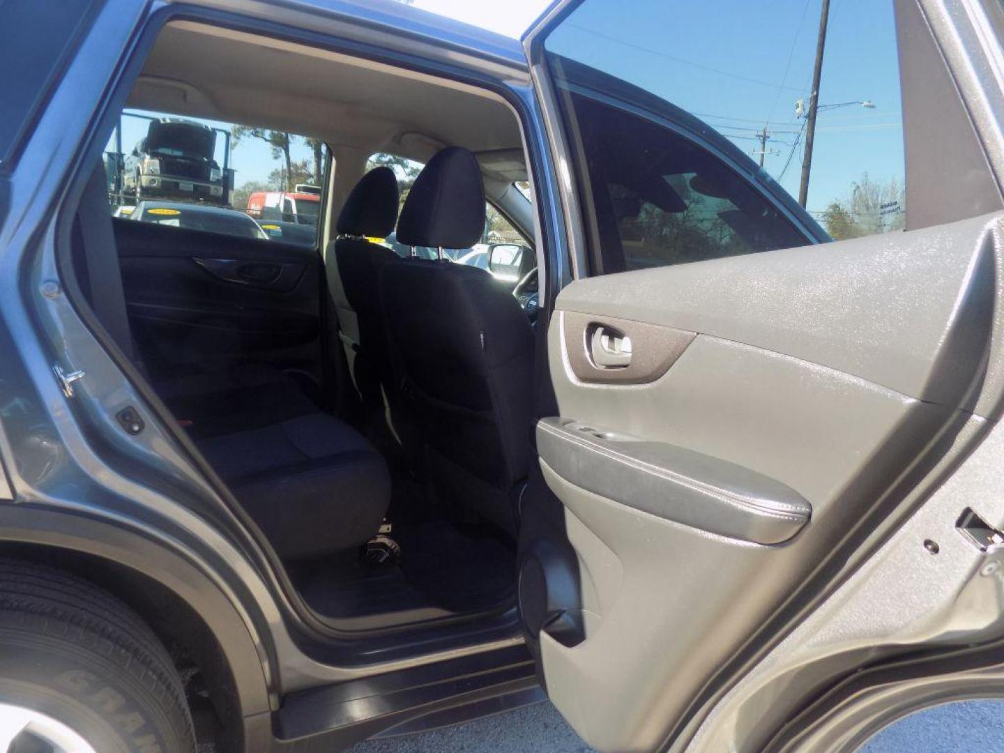 2020 GRAY NISSAN ROGUE S (5N1AT2MT6LC) with an 2.5L engine, Continuously Variable transmission, located at 830 E. Canino Rd., Houston, TX, 77037, (281) 405-0440, 38.358219, -81.729942 - Photo#14