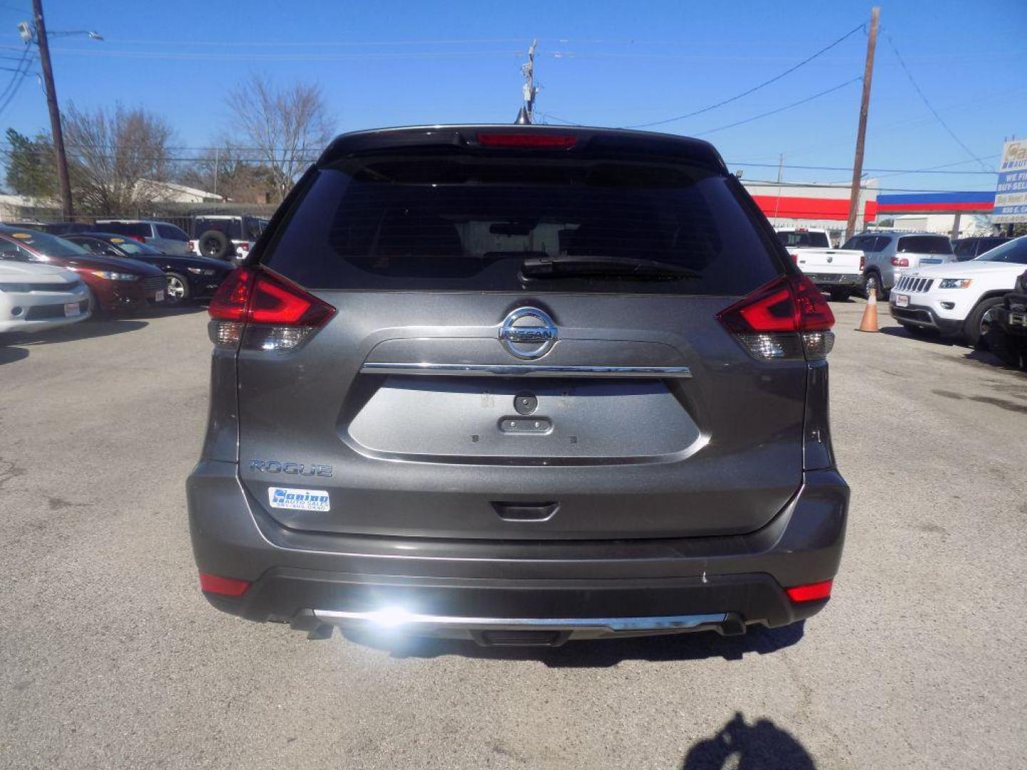 2020 GRAY NISSAN ROGUE S (5N1AT2MT6LC) with an 2.5L engine, Continuously Variable transmission, located at 830 E. Canino Rd., Houston, TX, 77037, (281) 405-0440, 38.358219, -81.729942 - Photo#4